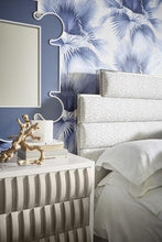 Load image into Gallery viewer, Epicenters 33127 - Lazro 5/0 Uph Panel Bed