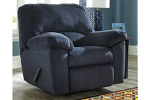 Load image into Gallery viewer, Dailey Recliner