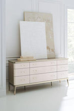 Load image into Gallery viewer, Caracole Classic - Dreamy
